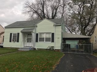 234 Ashwood Dr, Rochester, NY 14609