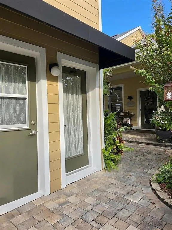 Studio, 1.0 bath, 440 sqft, $1,200 — Photo 2
