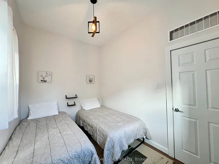 24 Russell St #A — Photo 10