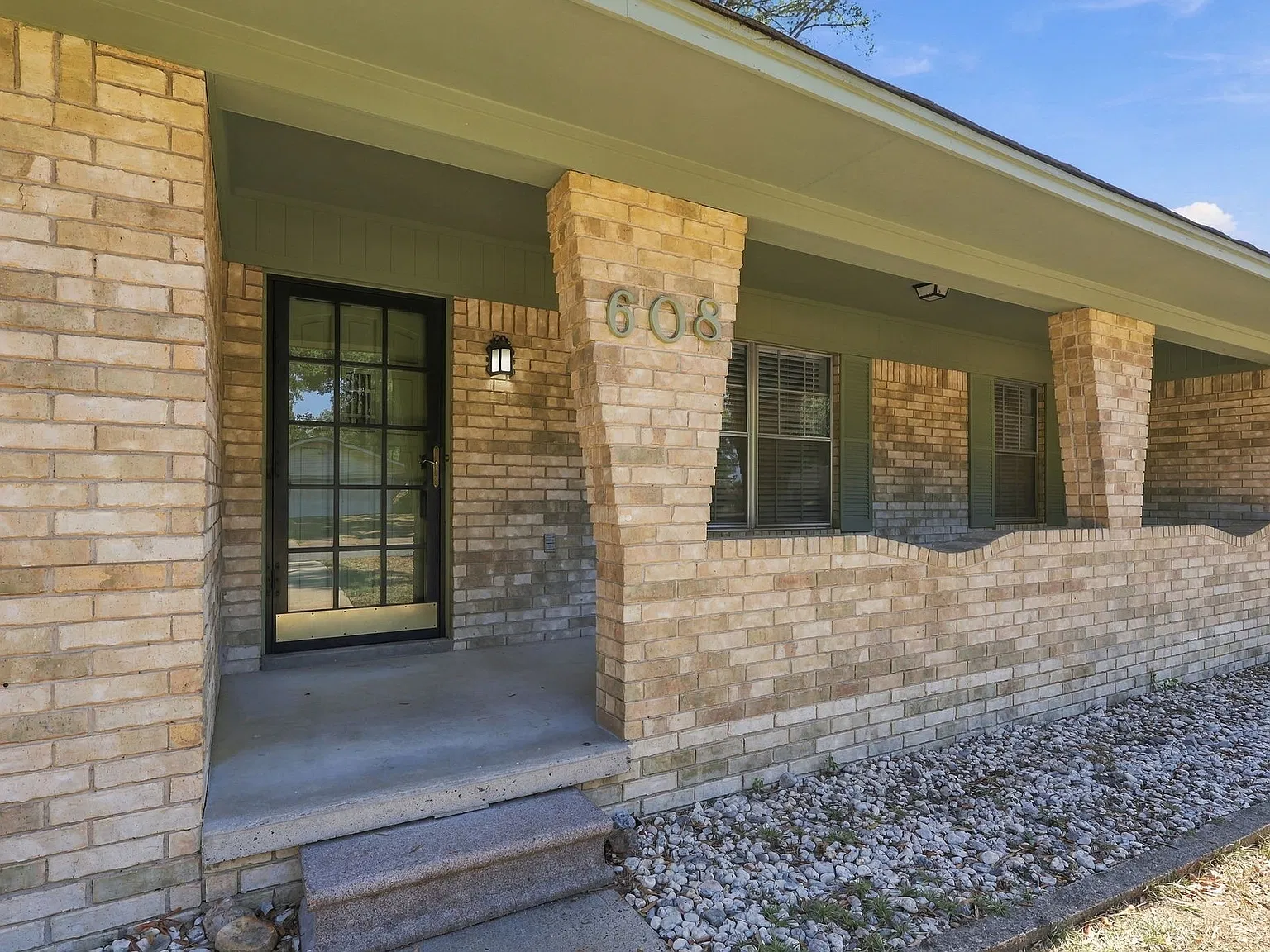 608 S Baridon St — Photo 3