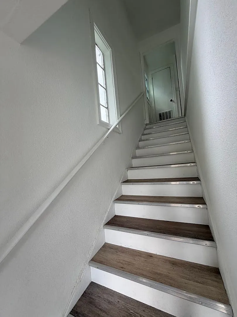 Supe Cute 1/1 Loft Apartment Walking Distance to DT! — Photo 3