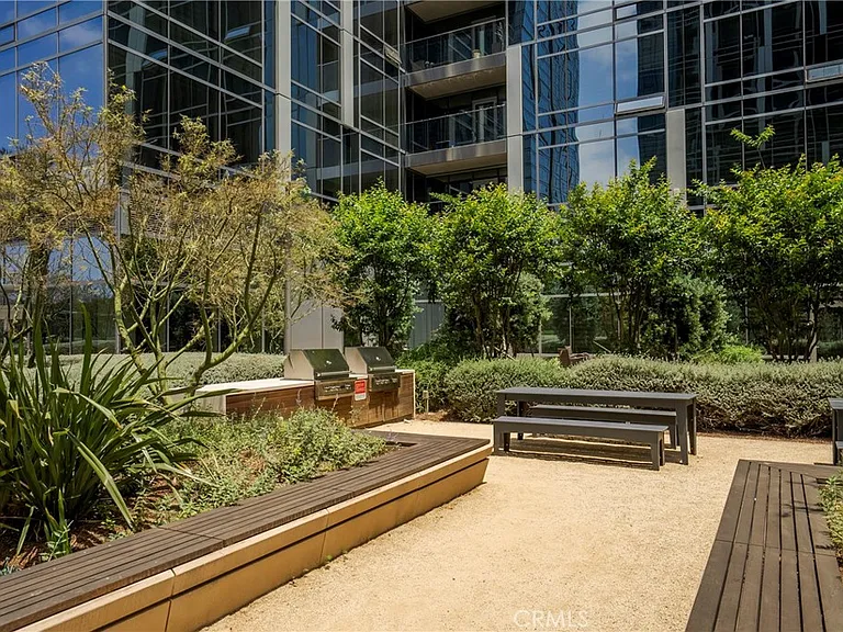 877 Francisco St #1823 — Photo 32