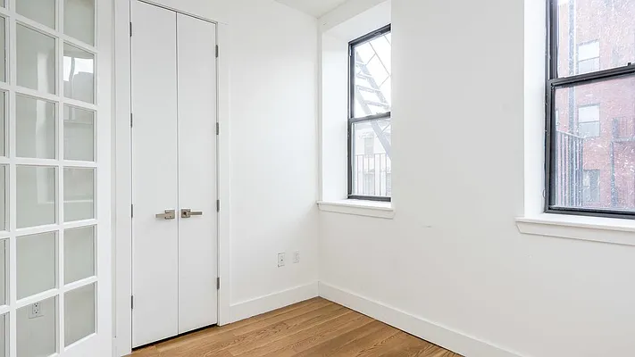 Rented by Metro Prop NY Corp | media 12