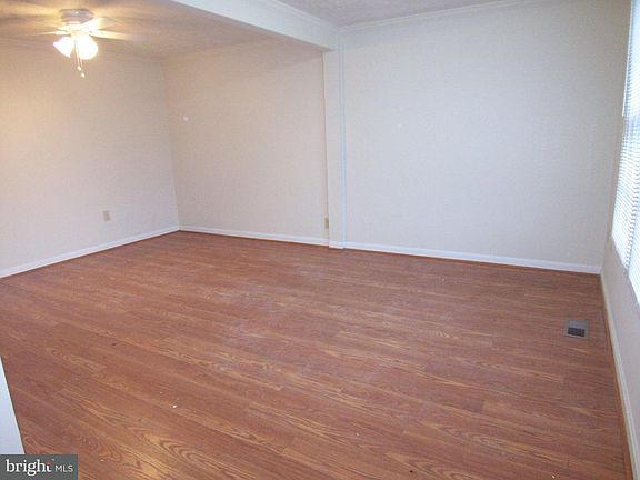 3rd image of 801 Dora Pl