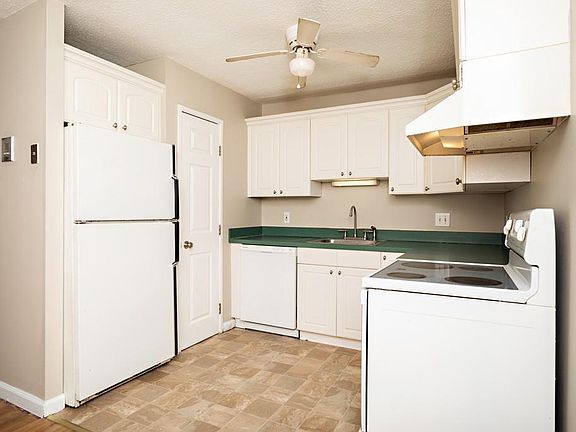 5th image of 19 Chapel Hill Dr APT 5