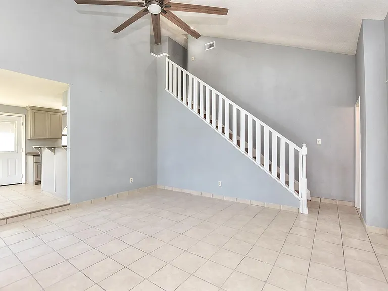 1202 Southwalk St — Photo 8