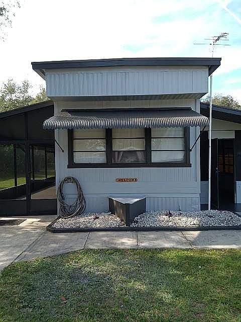 2nd image of 122 Cotton Ct