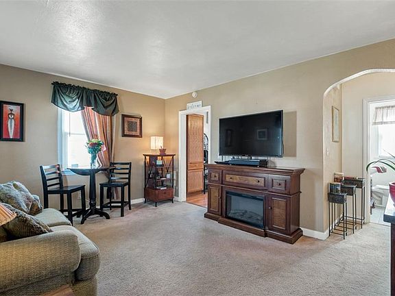 4th image of 1009 Albert Ave