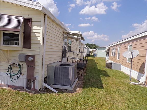 4th image of 2055 S Floral Ave