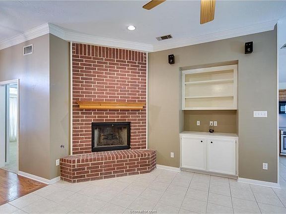 5th image of 2924 Mirrormere Cir