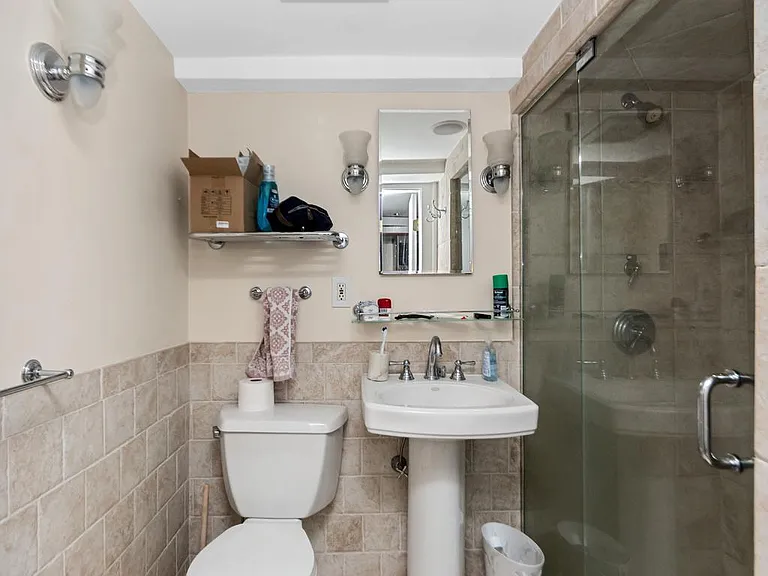 249 Bunker Hill St #B — Photo 14
