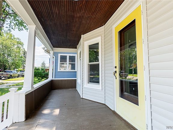 3rd image of 769 Deer St
