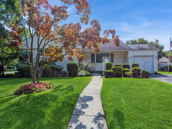 55 Ambrose Avenue, Malverne, NY 11565