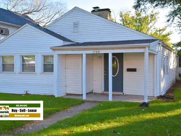 1738 S Twyckenham Dr, South Bend, IN 46613