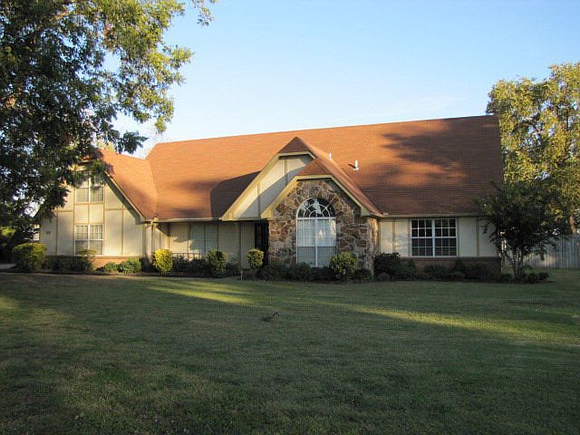1st image of 108 Gibson Dr
