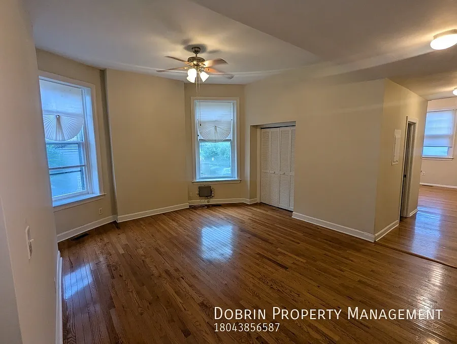 Huge 2 Bed - High Ceilings & Natural Light — Photo 3