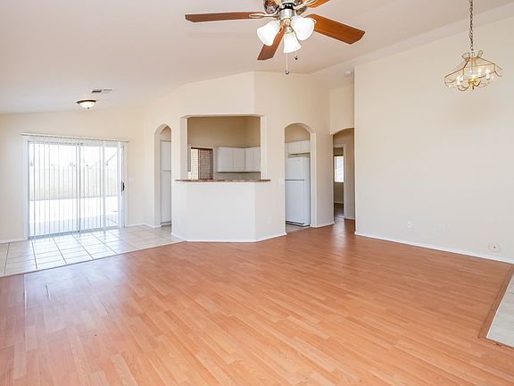5th image of 2031 N 89th Dr