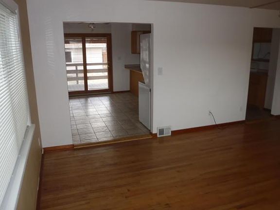 4th image of 1601 W Central Ave
