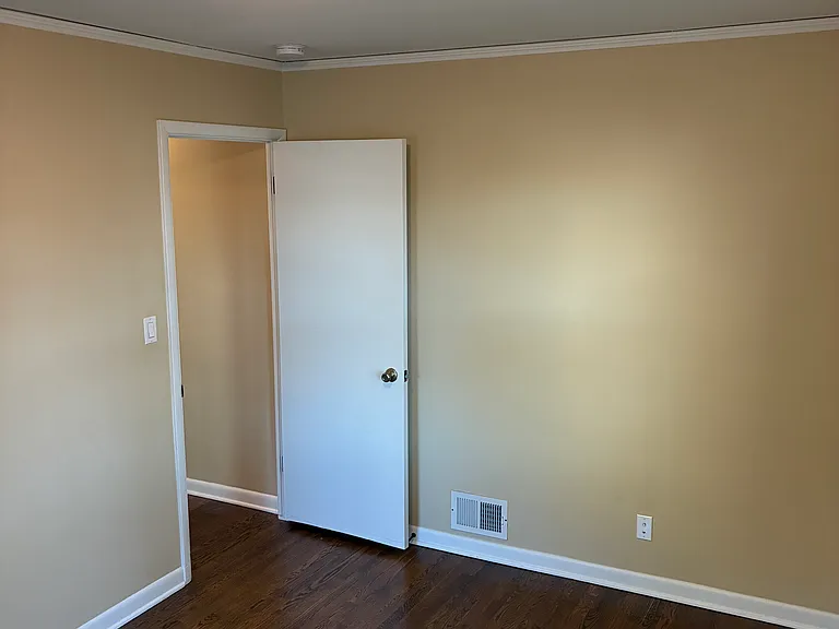 1114 N 49th Ave — Photo 13