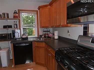 3rd image of 1404 Parkview Dr