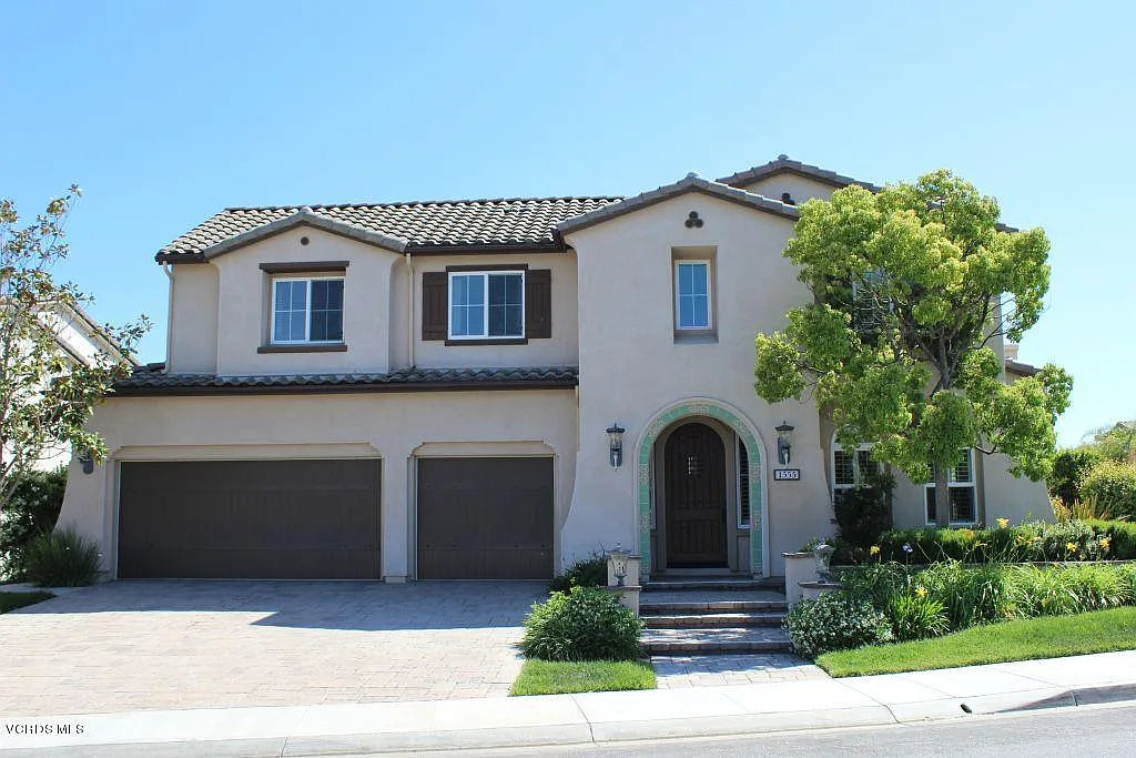 4 bed, 7840 sqft, $6,800 — Photo 1