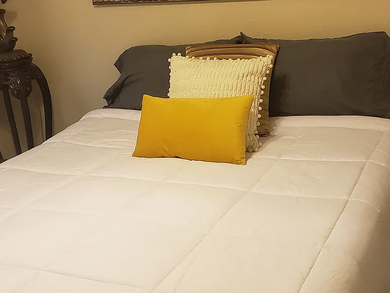 Main guest - 2nd bedroom