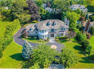117 Crabapple Rd, Manhasset, NY 11030