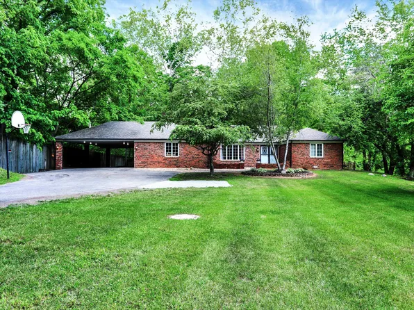 7427 W San Marco Dr, Fortville, IN 46040