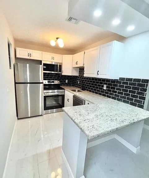 801 Central Ave — Photo 4