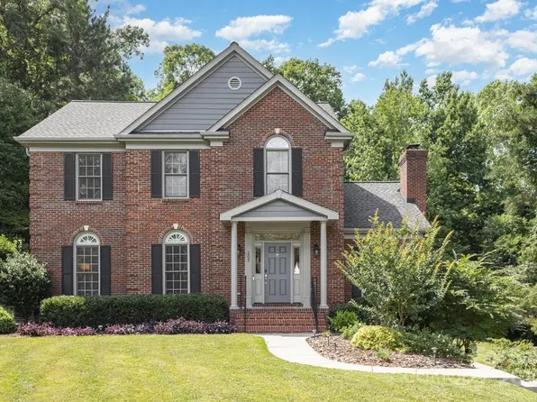 205 Rosedale Ln, Matthews, NC 28105