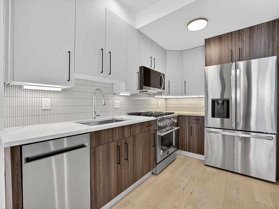 1st image of 2440 Ontario Rd NW #4