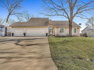 7225 SW 33rd St, Topeka, KS 66614