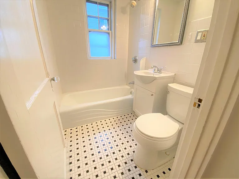 168 Norfolk St #3 — Photo 5