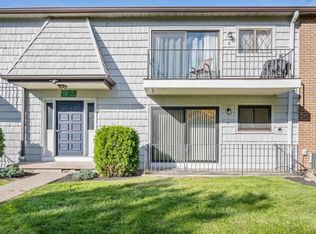19 Great Wood Ct APT 1, Fairport, NY 14450
