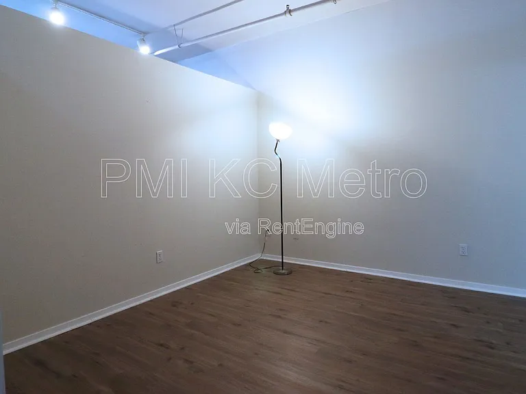 200 Main St #310 — Photo 35