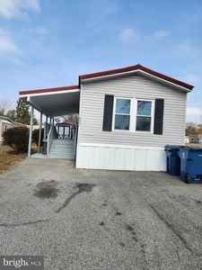 807 Lake Dr, Mount Wolf, PA, 17347