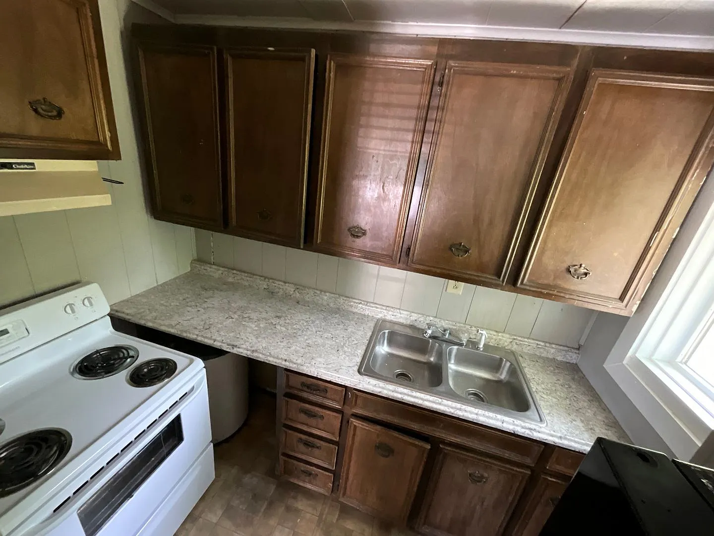 Cozy 1/1 Cottage at Hill Loop in Bonifay with Water/Sewer, Garbage, and Lawn Maintenance Included! — Photo 3