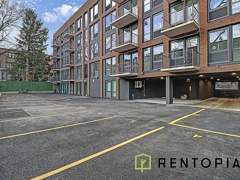 658 Madison St #4I — Photo 24