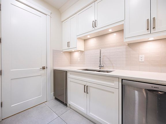 5th image of 1245 Kent St