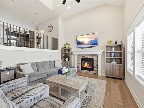 5th image of 2121 Sycamore St