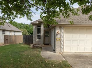 6228 W Milliken Bnd, Fayetteville, AR 72704