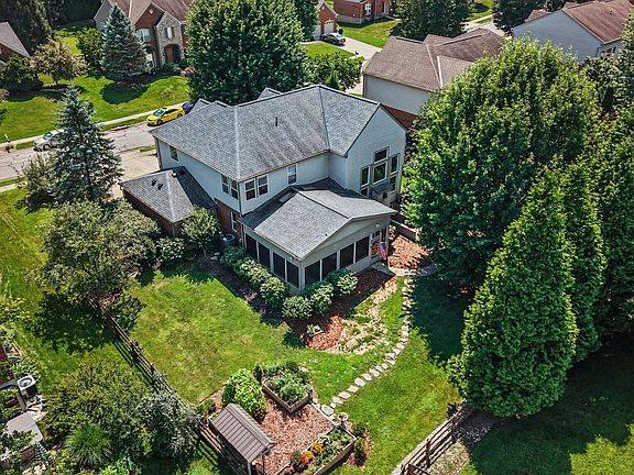 2nd image of 10036 Cedarwood Dr