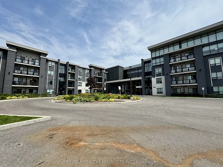 3170 Erin Mills Pkwy #319 — Photo 1