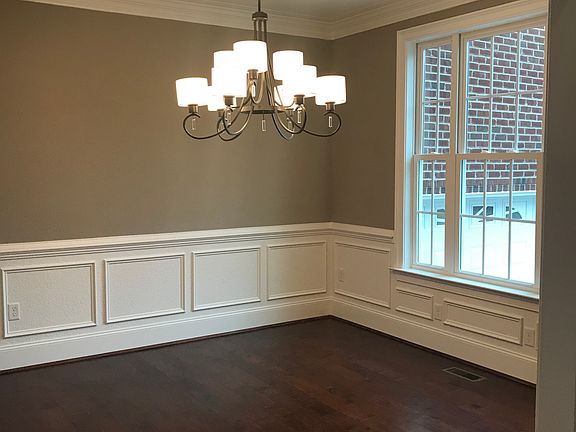 3rd image of 2401 Kestrel Ln