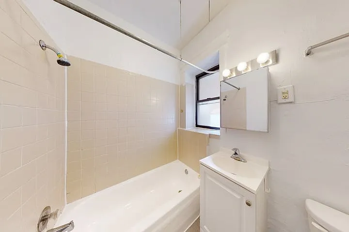 1515 E. 54th Street — Photo 20