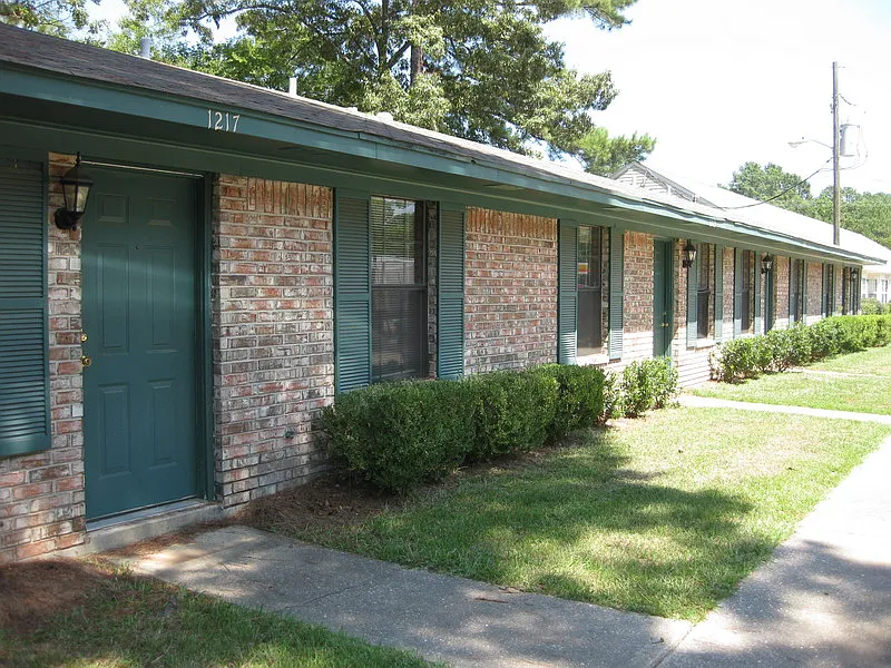 1210 Skokie Dr