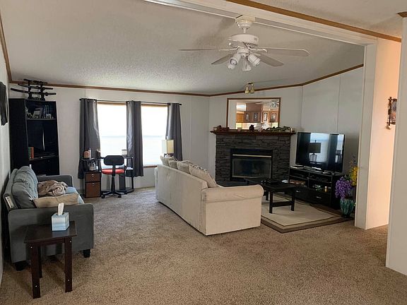 3rd image of 28284 Sycamore Dr