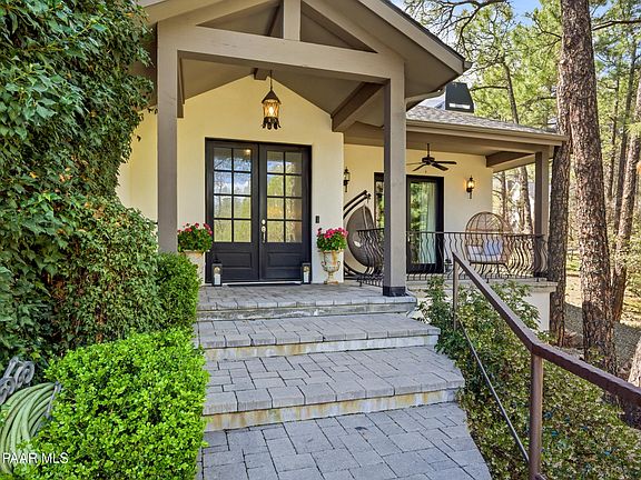3rd image of 520 Carson Dr