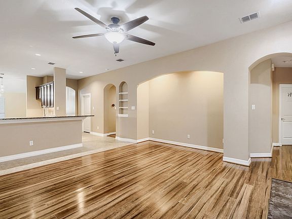 5th image of 412 Crossbill Ln