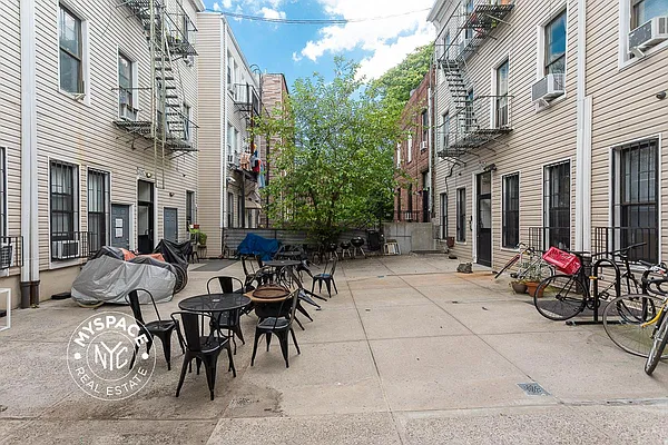 Rented by MySpaceNYC | media 20